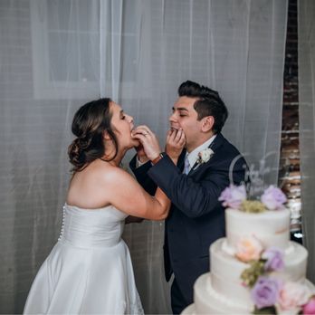 Kaleb Hill Photography - Feeding each other cake - Event Photography Near Me Kaleb Hill Photography - Feeding each other cake - Event Photography Near Me