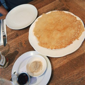 Mud Hen Water - Bali Banana Pancakes - Hawaiian Near Me - Honolulu, Hawaii