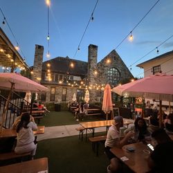 Hampden Yards Beer Garden - Outdoor patio