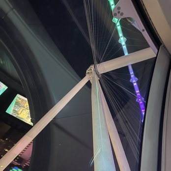 The High Roller - Starting at the bottom - Amusement Parks Near Me - Las Vegas, Nevada
