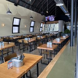 Stateline Road Smokehouse - Interior