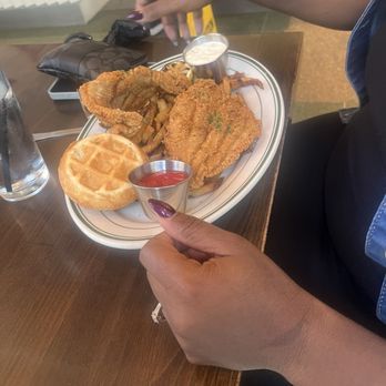 Taste Kitchen Bar - Breakfast & Brunch Near Me - Houston, Texas