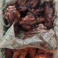 Wingstop - Honey, garlic and mango habanero unbreaded chicken wings