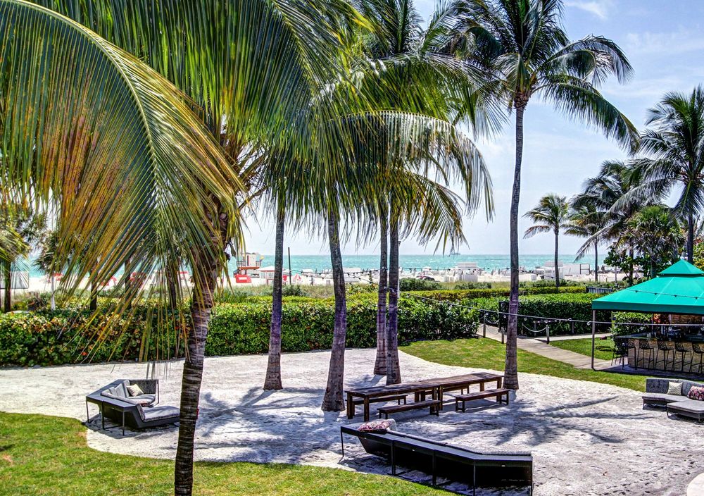 Kimpton Surfcomber Hotel