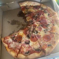 Anna's Italian Pizza - Medium Cheese Pizza (14'') w/Canadian bacon, pepperoni, and mushroom (hungry people, I was late to take the pic)