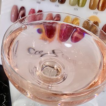 D'or Nail Lounge - Rosé - Nail Salons Near Me - Temecula, California