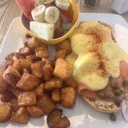 Eggspress - Smoked salmon Benedict
