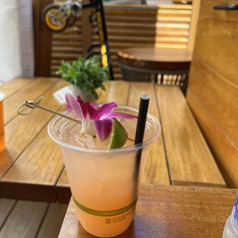 Swell Restaurant and Pool Bar - Mai Tai cocktail - Bars Near Me - Honolulu, Hawaii Swell Restaurant and Pool Bar - Mai Tai cocktail - Bars Near Me - Honolulu, Hawaii