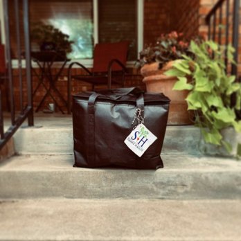 Simply Hailee - a tote bag on the steps of a house - Personal Chefs Near Me - Fort Worth, Texas Simply Hailee - a tote bag on the steps of a house - Personal Chefs Near Me - Fort Worth, Texas