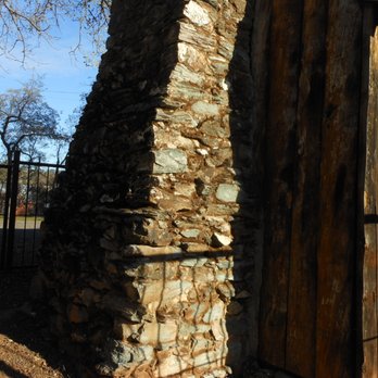 Mark Twain Cabin - chimney - Landmarks & Historical Buildings Near Me