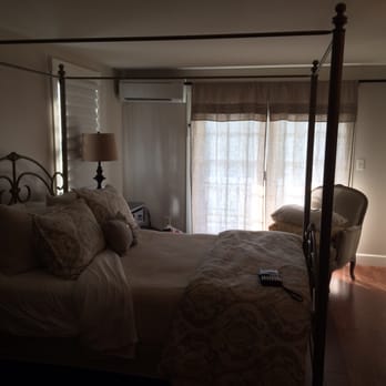The White House Inn - Room - Hotels Near Me - Wilmington, Vermont The White House Inn - Room - Hotels Near Me - Wilmington, Vermont