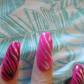 Venus Nails - Left middle finger nail that is clearly way too large - Nail Salons Near Me - Millville, Delaware Venus Nails - Left middle finger nail that is clearly way too large - Nail Salons Near Me - Millville, Delaware