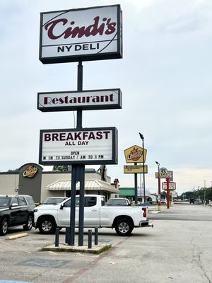 Cindi’s NY Deli & Restaurant by null