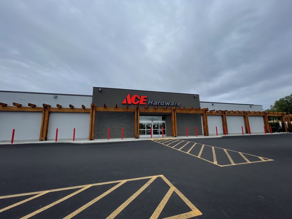 HOMETOWN ACE HARDWARE Updated October 2024 401 S 40th Ave, Yakima