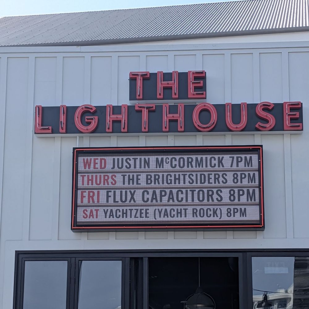 Located the far end of the shopping center, what a great music and food venue. Located the far end of the shopping center, what a great music and food venue.
