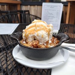 Frankies - Warm Peach Crisp a la mode