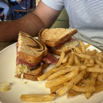 Sunny Side Solana - Reuben sandwich which was apparently good, but the fries must've been waiting so they were pretty cold - Breakfast & Brunch Near Me - Solana Beach, California Sunny Side Solana - Reuben sandwich which was apparently good, but the fries must've been waiting so they were pretty cold - Breakfast & Brunch Near Me - Solana Beach, California