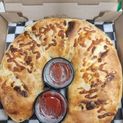 Lisa's Cafe - Regular Stromboli - Large
