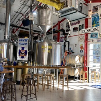 Dunedin Brewery - Great indoor space - Breweries Near Me - Dunedin, Florida