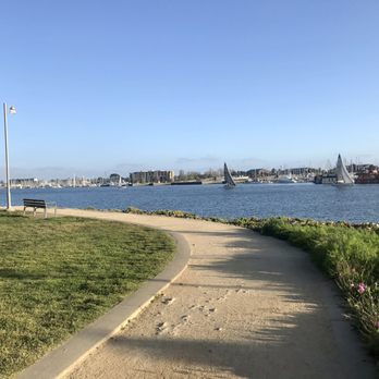 Jack London Square Marina - On the Bay Trail - Marinas Near Me - Oakland, California Jack London Square Marina - On the Bay Trail - Marinas Near Me - Oakland, California