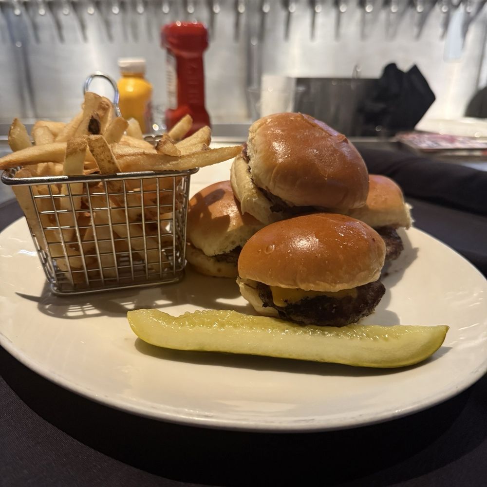 Yard House - Classic Sliders - New American Near Me - Honolulu, Hawaii Yard House - Classic Sliders - New American Near Me - Honolulu, Hawaii