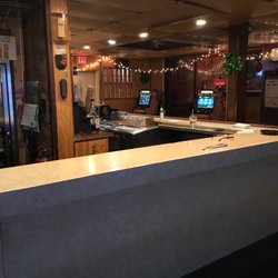 Gary's Sports Bar & Grill - Bar area