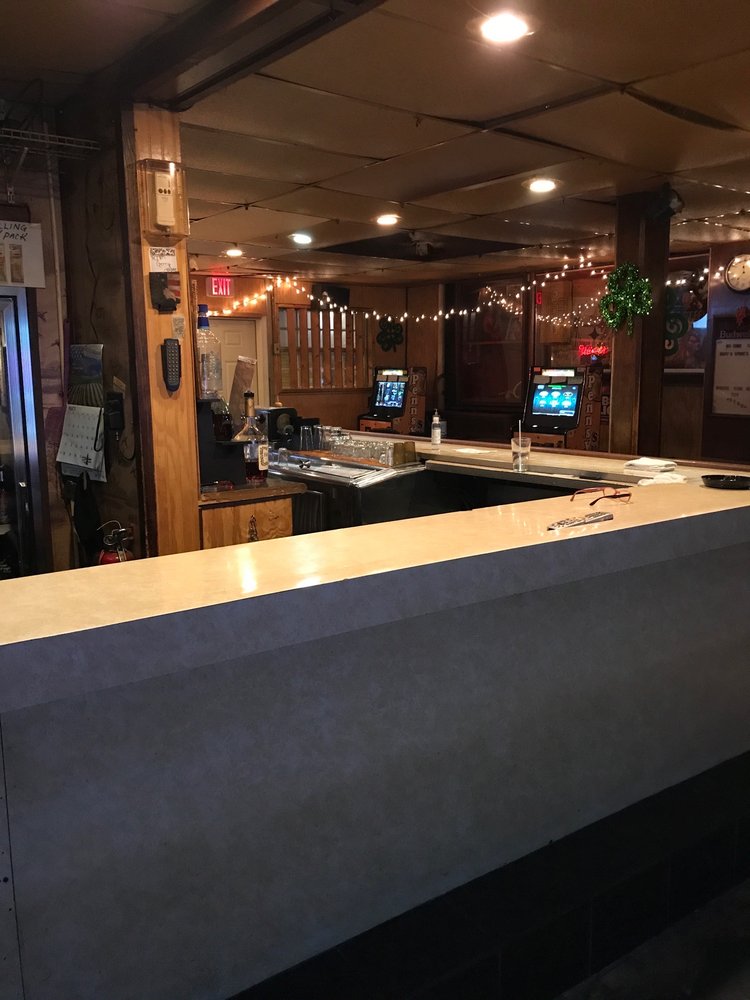 GARY’S SPORTS BAR & GRILL Updated October 2024 414 N 7th St