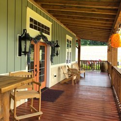 Setter Fields Vineyard - Side porch!