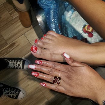Lúa Nail Spa - Nails And Heaven on Earth Pedicure with snow flakes design - Nail Salons Near Me - Odenton, Maryland