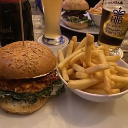 Effe & Gold - Crunchy Caesar Burger