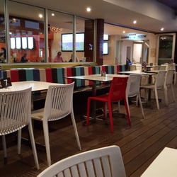 Strand Hotel-Motel - Deck dining