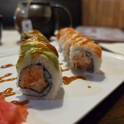 Sakura Japanese Restaurant - Twin Tower (left) | American Dream