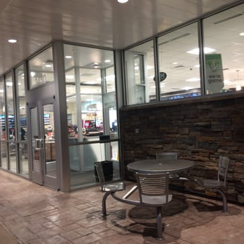 Wawa - Outside of Wawa - Gas Stations Near Me - Chantilly, Virginia