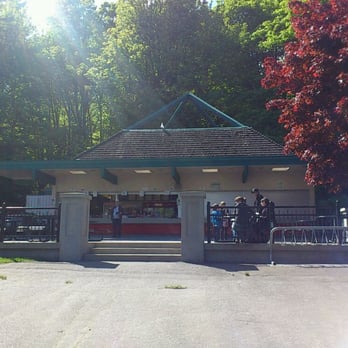 Lumbermen's Arch Cafe - the entrance to lumbermen's arch - Fast Food Near Me - Vancouver, British Columbia Lumbermen's Arch Cafe - the entrance to lumbermen's arch - Fast Food Near Me - Vancouver, British Columbia