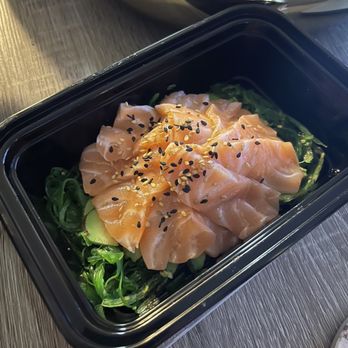 VARSOL SUSHI BAR - Salmon salad - Japanese Near Me - Coconut Grove, Florida VARSOL SUSHI BAR - Salmon salad - Japanese Near Me - Coconut Grove, Florida