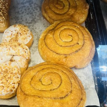 Donut Hut - Donuts Near Me - Saint Paul, Minnesota