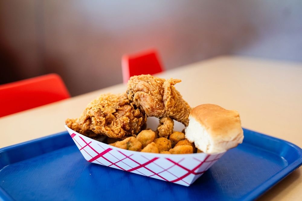 Mama's Fried Chicken Logo