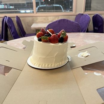 cakeM - literally leaning cake. - Patisserie/Cake Shop Near Me - Honolulu, Hawaii cakeM - literally leaning cake. - Patisserie/Cake Shop Near Me - Honolulu, Hawaii