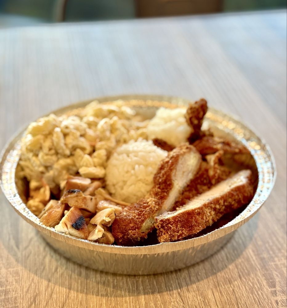 Food from Makai Island Grill