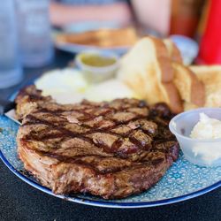 Aunt Katie's Welcome to Breakfast - Moi Steak & Eggs with their yummy Green Chili salsa :)...