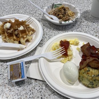SpringHill Suites by Marriott Ventura Oxnard - Pretty good brekkie buffet - Hotels Near Me - Oxnard, California