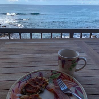 Kona Coast Vacations - Breakfast on the lanai - Vacation Rentals Near Me - Kailua Kona, Hawaii Kona Coast Vacations - Breakfast on the lanai - Vacation Rentals Near Me - Kailua Kona, Hawaii