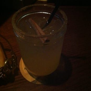 Winberie's Restaurant & Bar - Apple pie moonshine - American Near Me - Summit, New Jersey