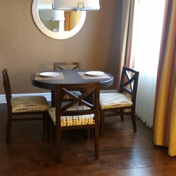 Marin Suites Hotel - kitchen table - Hotels Near Me - Corte Madera, California