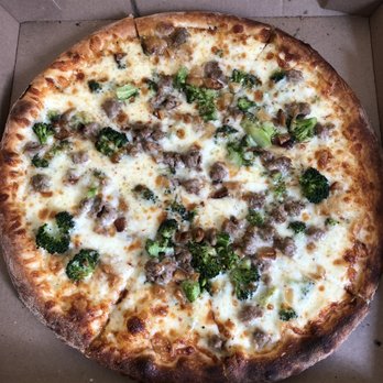 Amici's East Coast Pizzeria - Siciliano Pizza (13-inch) - cheesy and spicy, but a bit oily (3 stars) - Pizza Near Me - Danville, California Amici's East Coast Pizzeria - Siciliano Pizza (13-inch) - cheesy and spicy, but a bit oily (3 stars) - Pizza Near Me - Danville, California