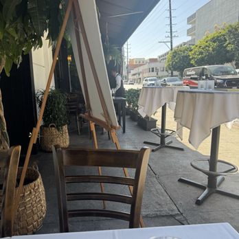 Cesare Ristorante - Outdoor, streetside patio - Italian Near Me - Los Angeles, California