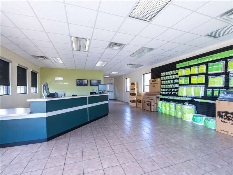 EXTRA SPACE STORAGE Updated July 2024 14 Photos 2855 N Houston