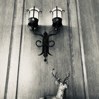 Library Lounge at Biltmore Inn - a statue of a stag - New American Near Me - Biltmore Forest, North Carolina Library Lounge at Biltmore Inn - a statue of a stag - New American Near Me - Biltmore Forest, North Carolina