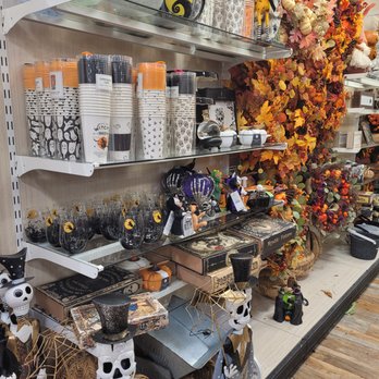 HomeGoods - 7/27/2022 - Halloween season blissfully begins! - Home Decor Near Me - Beaverton, Oregon HomeGoods - 7/27/2022 - Halloween season blissfully begins! - Home Decor Near Me - Beaverton, Oregon