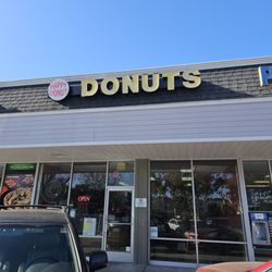Happy Donuts - Storefront